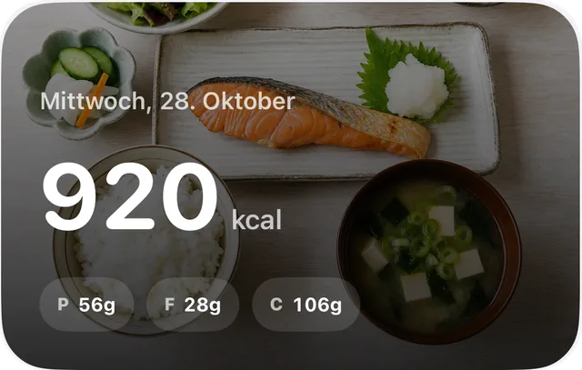 Karte mit Mahlzeitenfoto und 920 kcal insgesamt